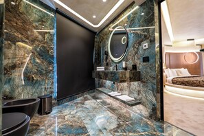 Deluxe Suite | Bathroom - Mattis Hotel (Tirana)