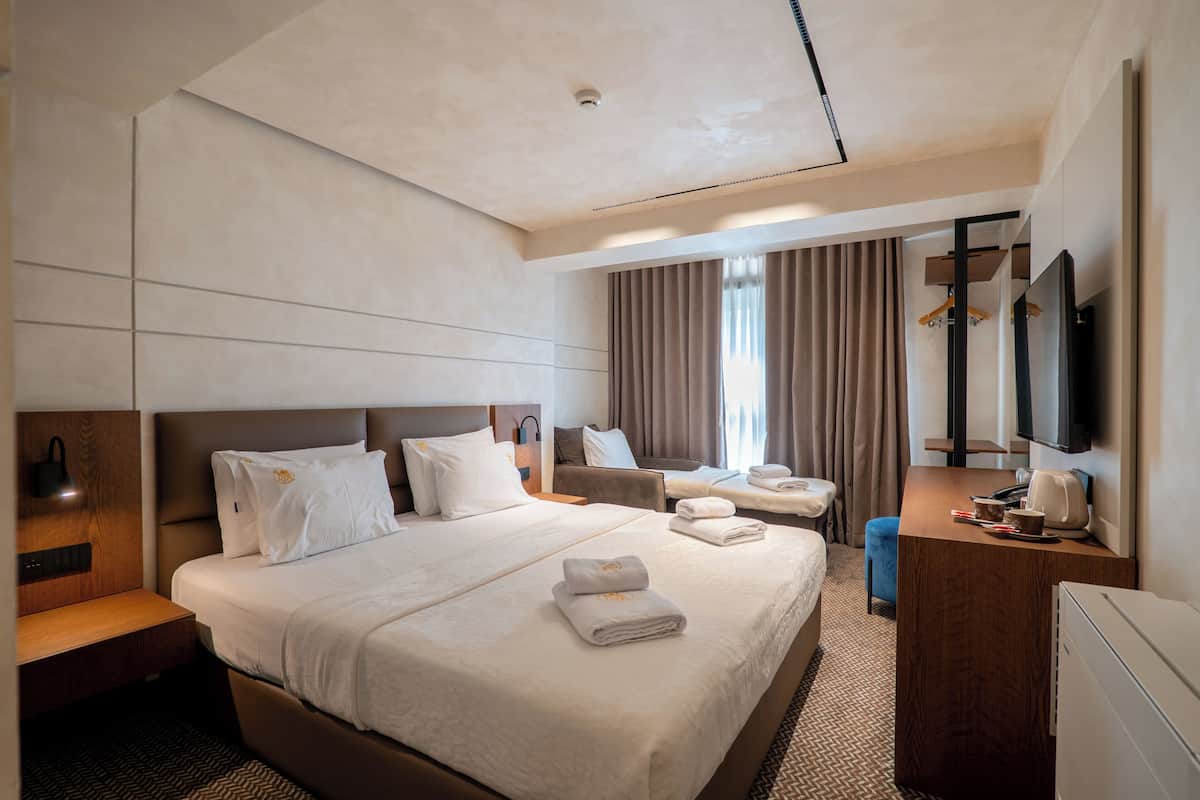 Triple Room | Escritorio y wifi gratis