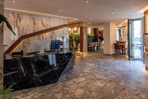 Reception - Mattis Hotel (Tirana)