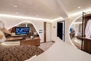 Desk, soundproofing, free WiFi, bed sheets - Mattis Hotel (Tirana)