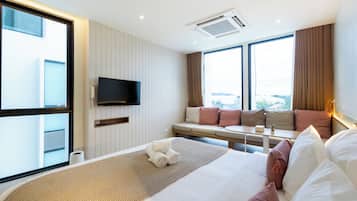 Deluxe Double Room | Desk, free WiFi, bed sheets