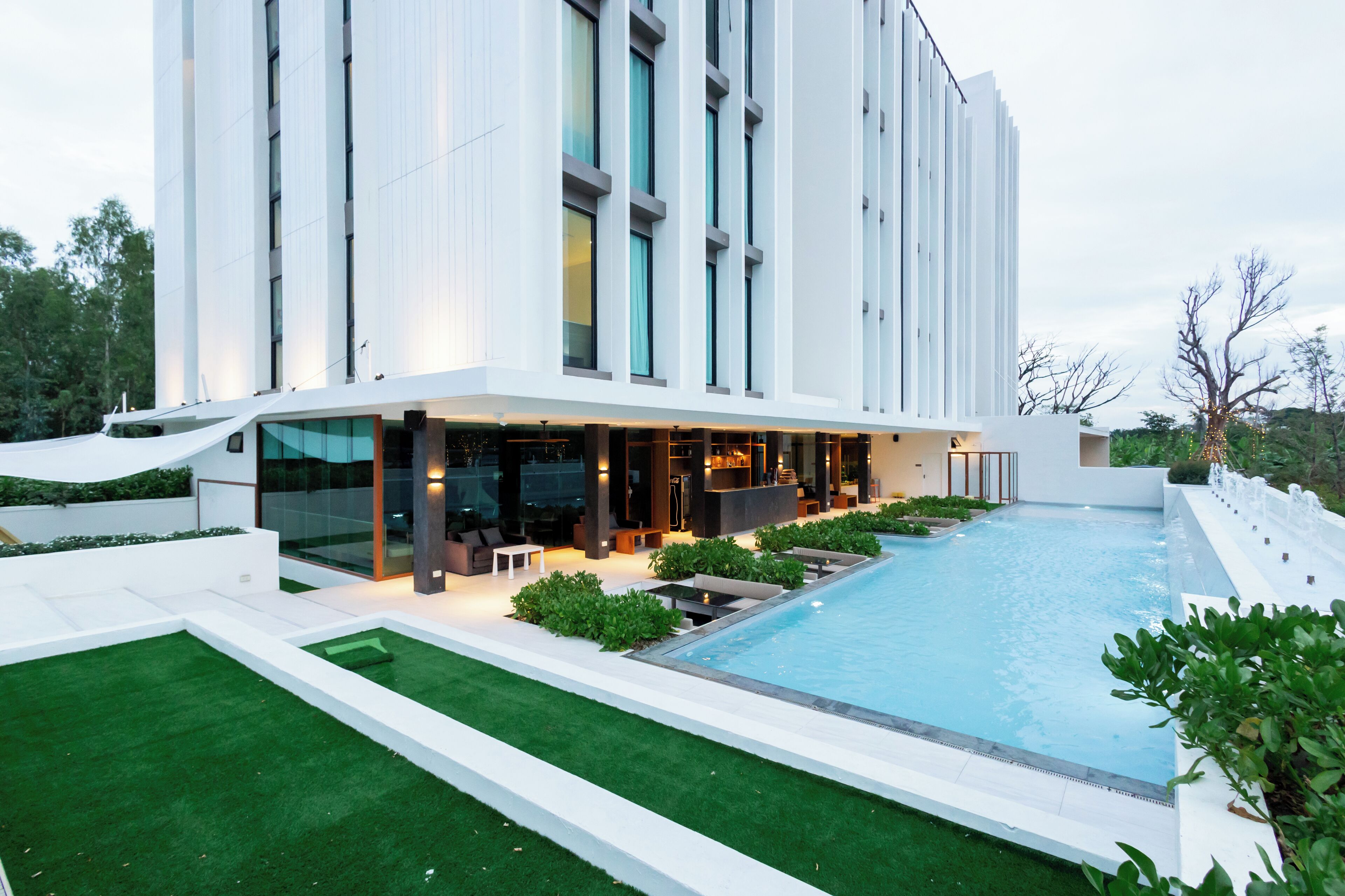 Outdoor pool, open 7:00 AM to 10:00 PM, pool loungers