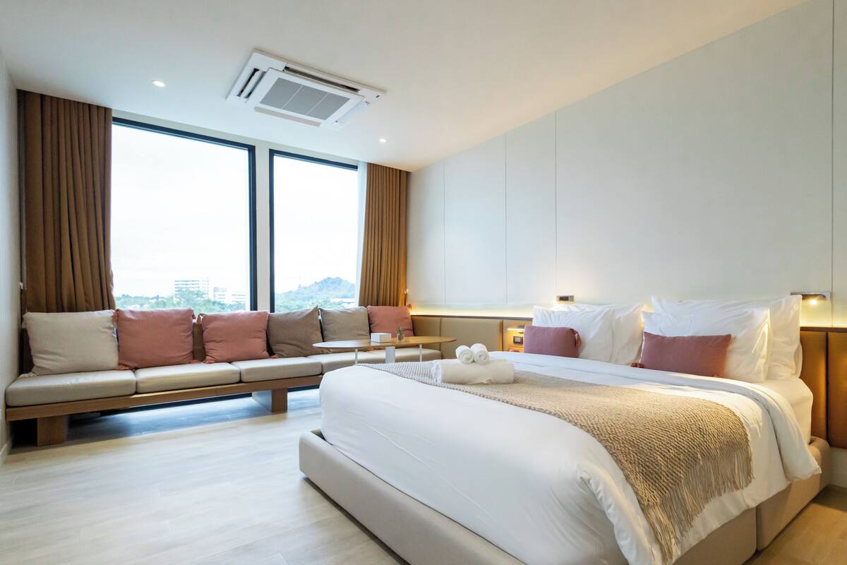 Deluxe Double Room | โต๊ะทำงาน, Wi-Fi ฟรี, ผ้าปูที่นอน