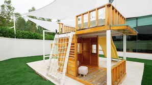 Tempat bermain anak - outdoor