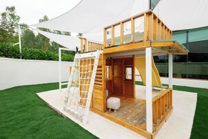 Área de juegos infantiles al aire libre