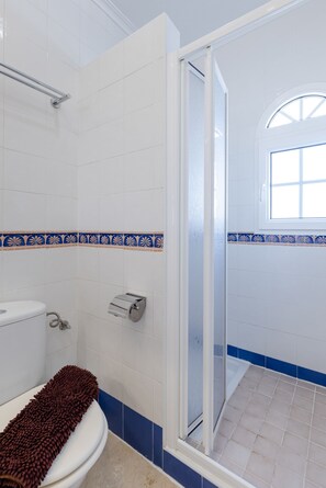 Bathroom - Infinity Haven by Fidalsa (Orihuela)