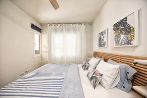 2 chambres, fer et planche à repasser, Wi-Fi gratuit, draps fournis