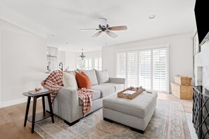 Smart TV, fireplace, offices