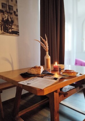 Dining - Elegant City Retreat: Modern Comfort in the historic heart of Graz (Graz)
