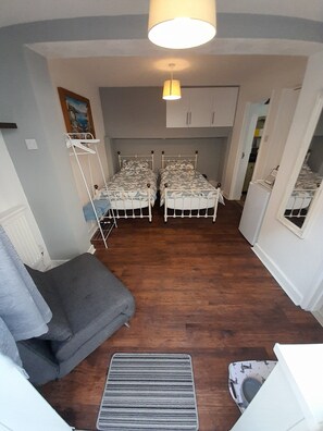 Tremannsrom – classic, eget bad | Blendingsgardiner, strykejern/-brett og wi-fi (inkludert)