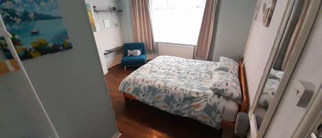 Basic Triple Room, Ensuite