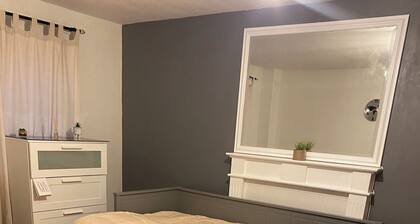 Peaceful, Relaxing Space & Netflix TV