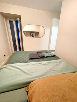 1 bedroom, WiFi, bed sheets