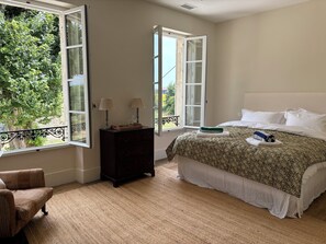 7 bedrooms, desk, iron/ironing board, free WiFi