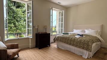 7 habitaciones, escritorio, tabla de planchar con plancha y wifi gratis