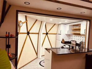 Casa de lujo | Cocina privada | Refrigerador con congelador, horno, parrilla de estufa y lavavajillas 