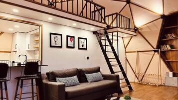 Luksustalo | Oleskelualue | LCD-televisio, takka, Netflix, Hulu