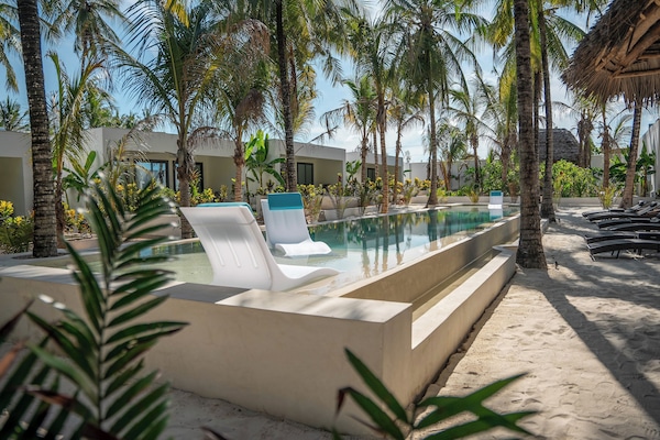 2 piscinas al aire libre