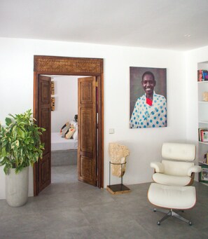 Hus – deluxe, terrasse | Safe på rommet, skrivebord og skrivebord for bærbar PC