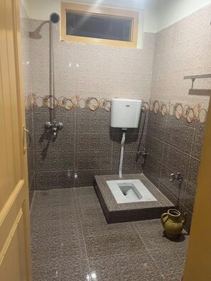 Bathroom - Lalazar Lakeview Hotel Saif-ul-Malook (Balakot)