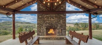 Coshocton Hills - 2 Luxury Log Cabins - Lake