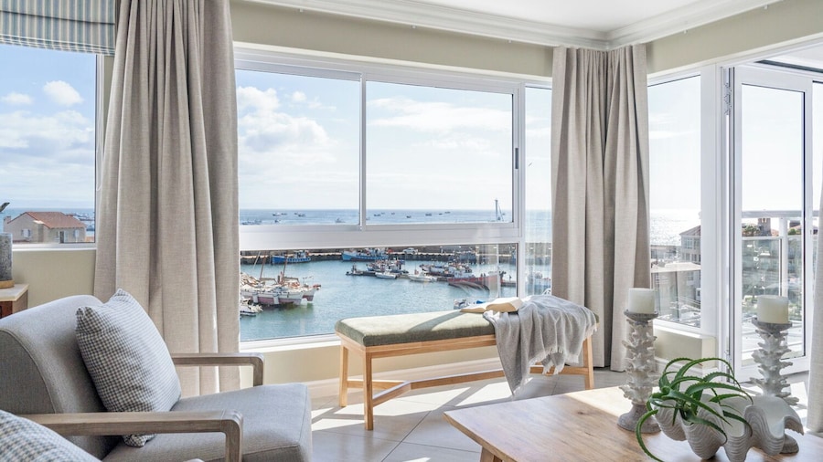 Harbour Club