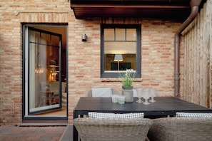 Outdoor dining - Min Lille Borig - best location between meadows and city (Sylt / OT Tinnum)