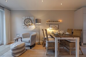 Dining - Min Lille Borig - best location between meadows and city (Sylt / OT Tinnum)