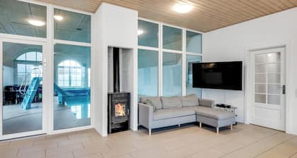 Large holiday home for 20 people with large pool, Hot tub for 7 people and.