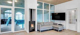 Large holiday home for 20 people with large pool, Hot tub for 7 people and.