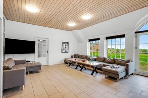 Table tennis - Large holiday home for 20 people with large pool, Hot tub for 7 people and. (Ulfborg)