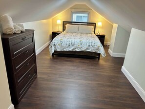 3 chambres, fer et planche à repasser, Wi-Fi, draps fournis