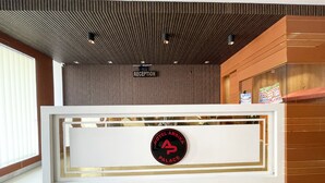 Quầy tiếp tân