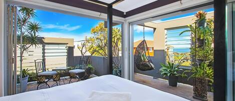 3 bedrooms, desk, iron/ironing board, WiFi