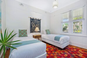 3 Schlafzimmer, Schreibtisch, Bügeleisen/Bügelbrett, WLAN