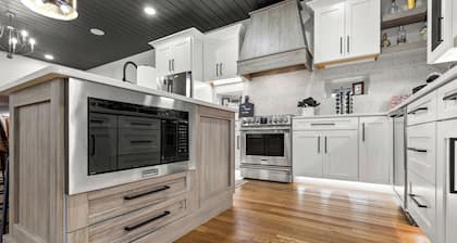 This house is a 3 bedroom(s), 2.5 bathrooms, located in Frankfort, KY.