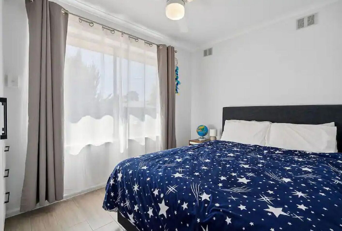 2 slaapkamers, een strijkplank/strijkijzer, gratis wifi, beddengoed