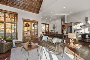 Smart-tv och eldstad