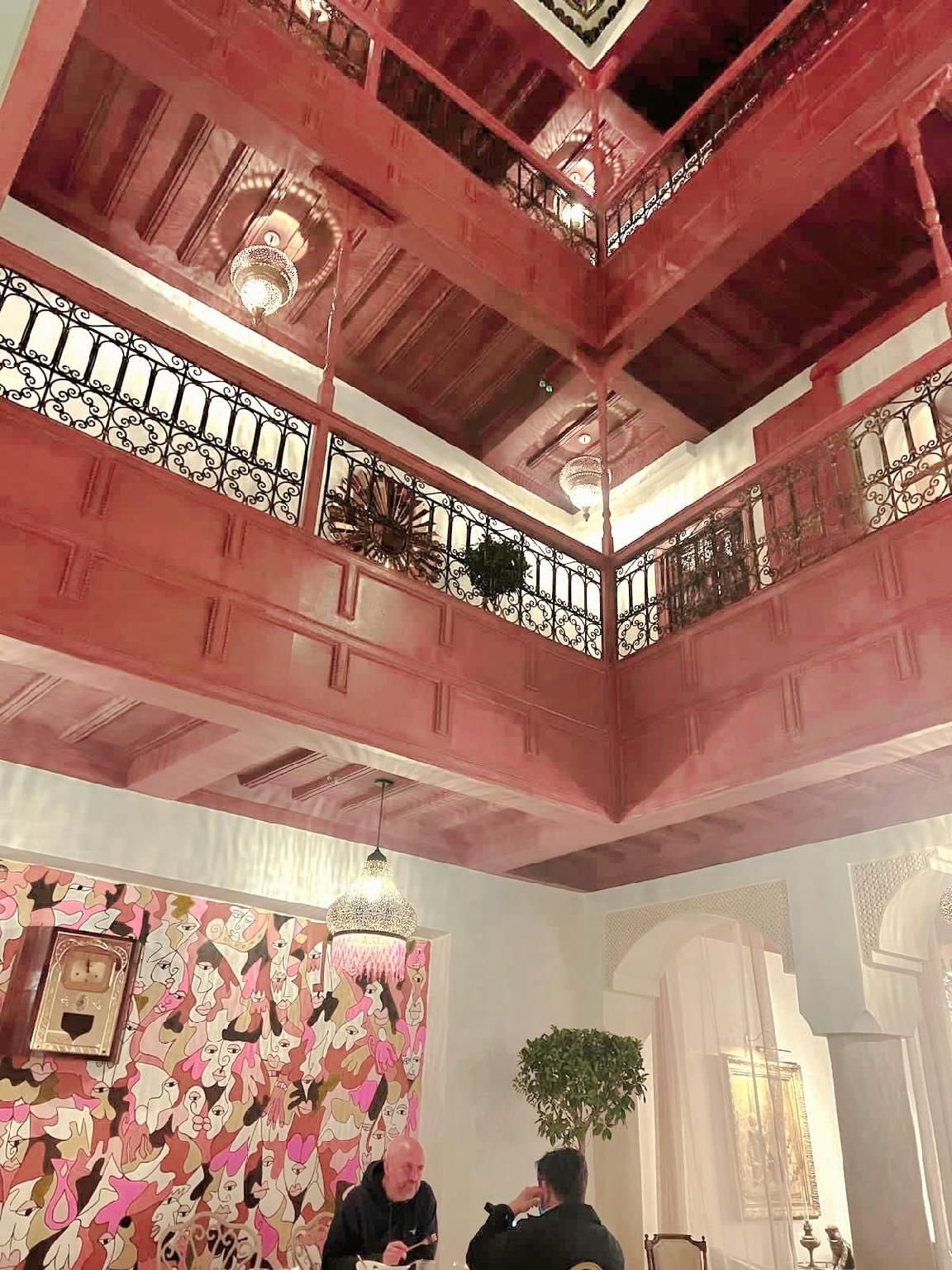 Photo - Le Singe Rose