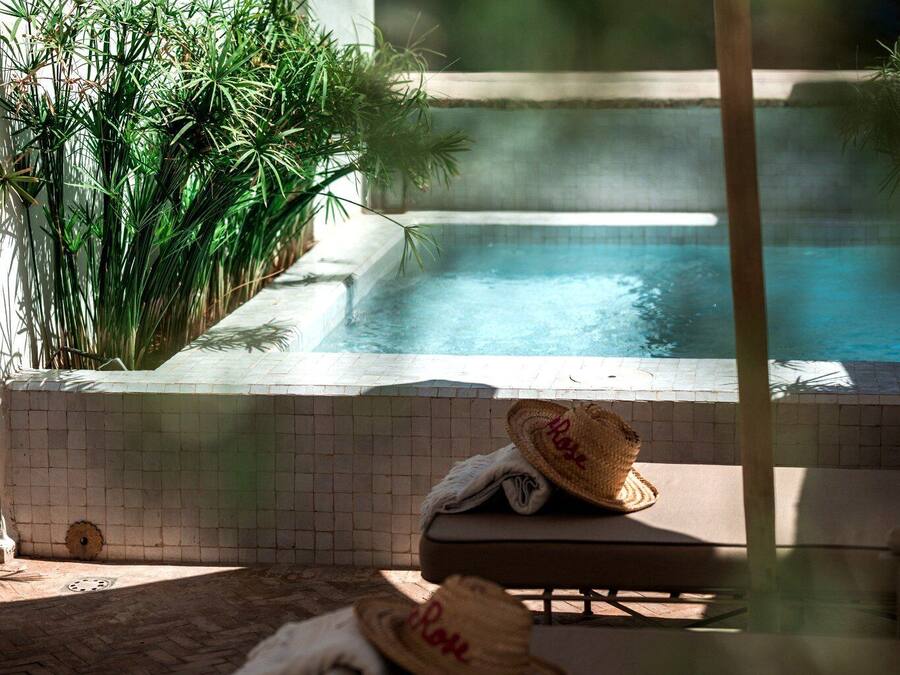 Outdoor pool, pool umbrellas, sun loungers