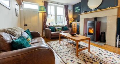 Three Bed Cottage in the heart of the Peaks