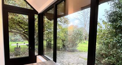 ‘Six hêtres’, the beach and the centre of the village on foot