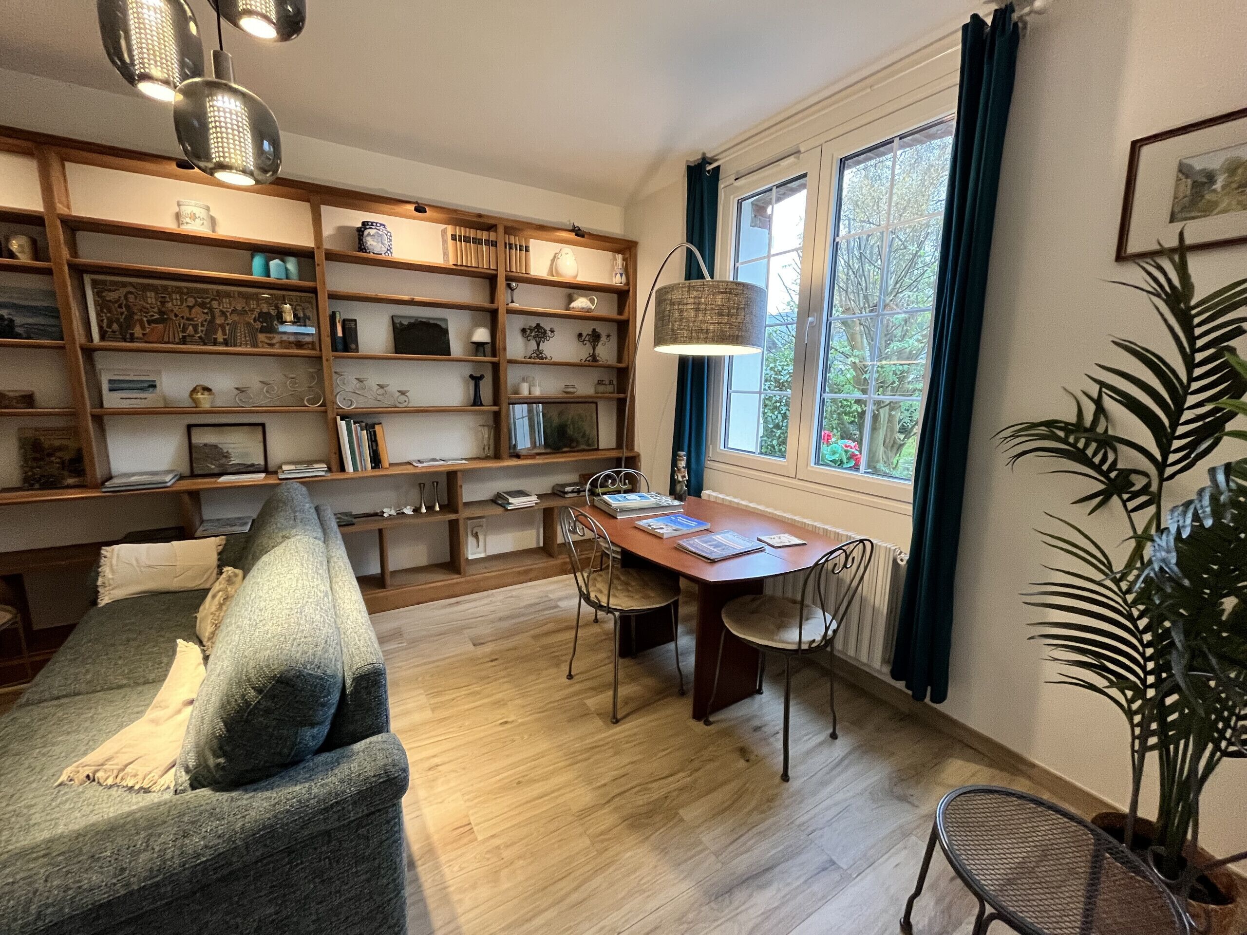 Televisie en een open haard