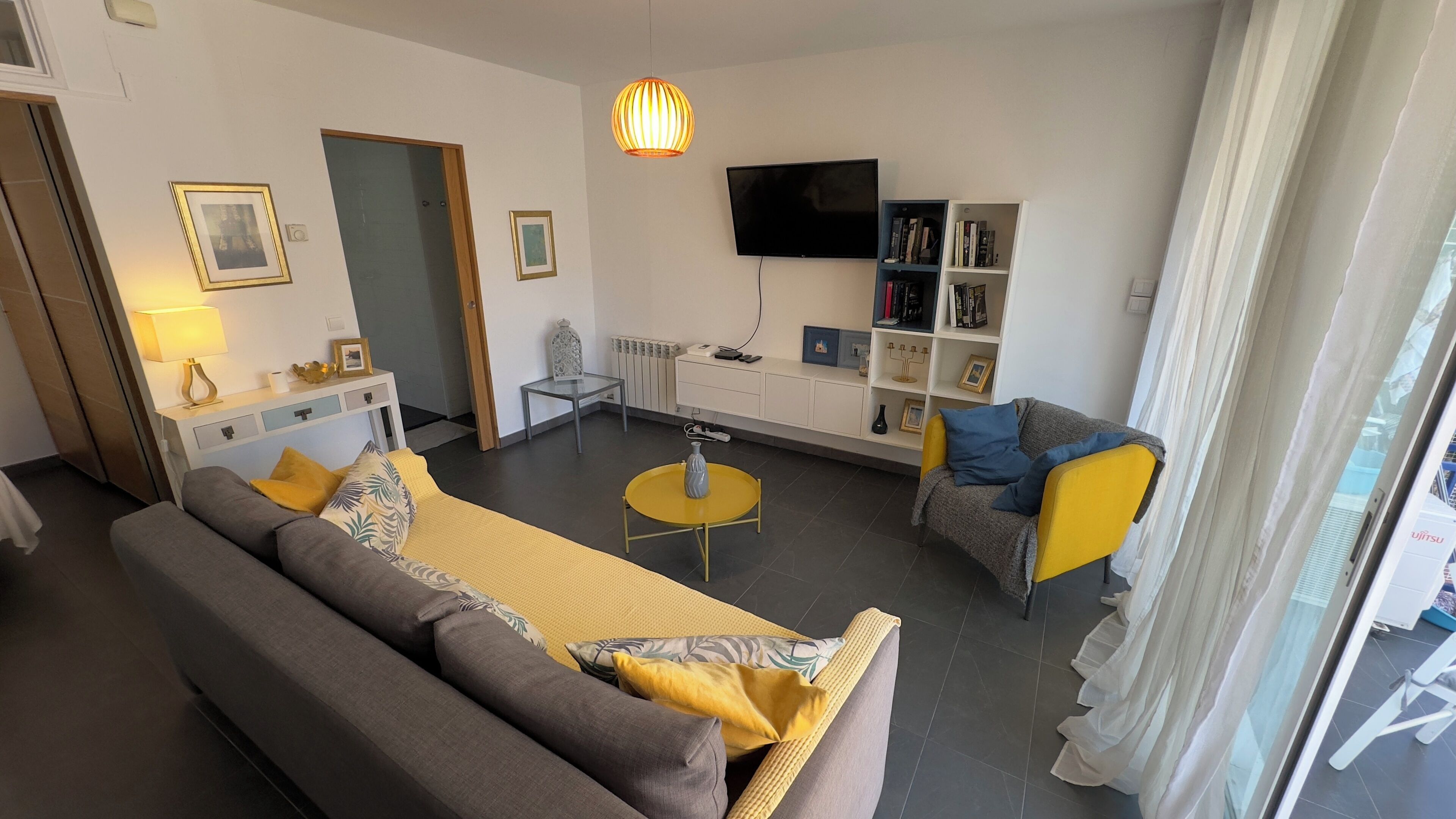 Sunny Flat In Sitges Historic Center - 30 Seconds To Beach, Balcony & Sea Views! - Sitges
