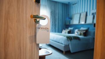 Een minibar, een kluis op de kamer, geluiddichte muren, gratis wifi