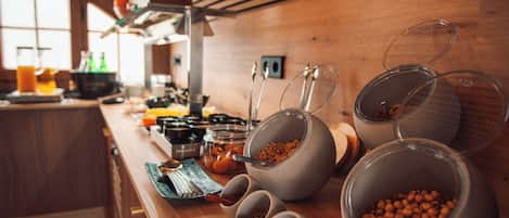 Petit déjeuner buffet (20 EUR par personne)