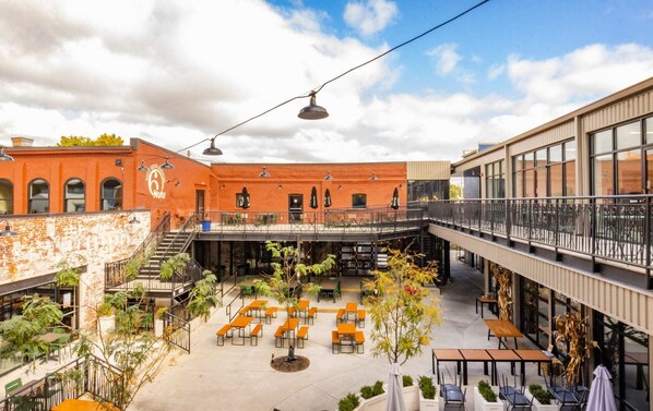 屋外ダイニングエリア