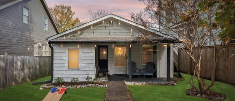 المنشأة من الخارج