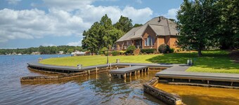 Lakeside Lane Retreat