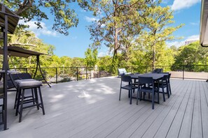 Outdoor dining - Brand-New 3Story Home with Rooftop in Midtown (Atlanta)